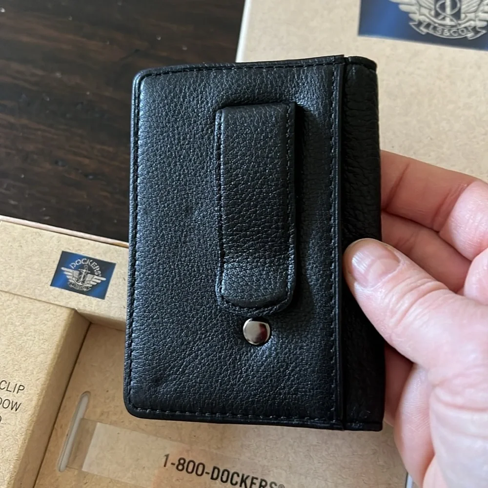 Dockers gift set front pocket wallet ID holder with utility tool - Picture 7 of 9